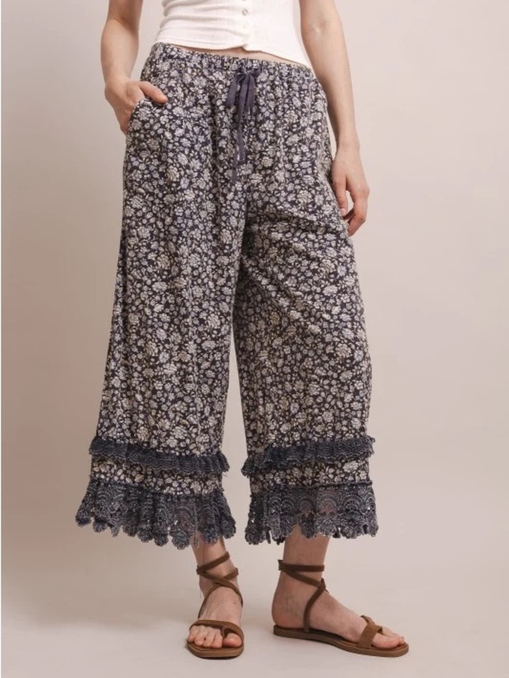🌸 Blue Velvet Navy Floral Lace Trim Wide Leg Pants NWT Medium